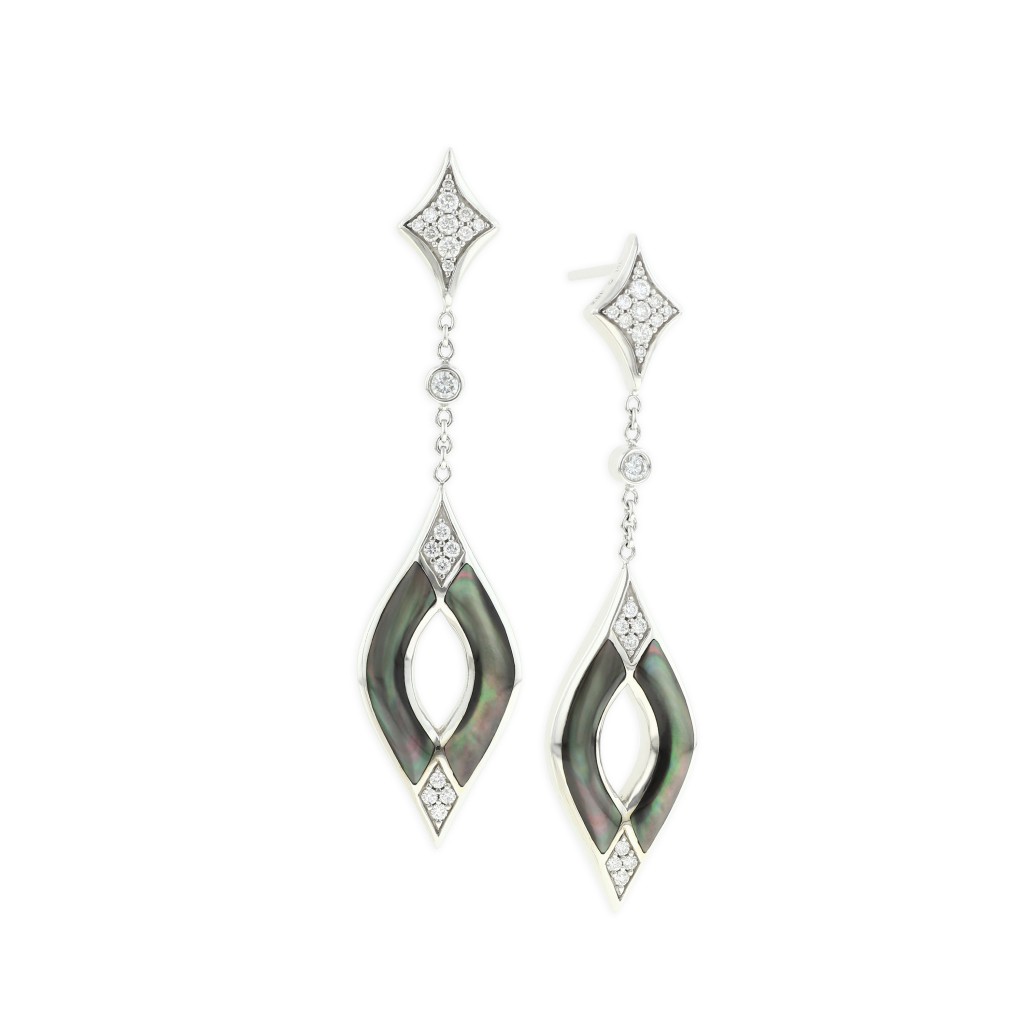 14 KT white gold Earring with inlay  and diamonds 1