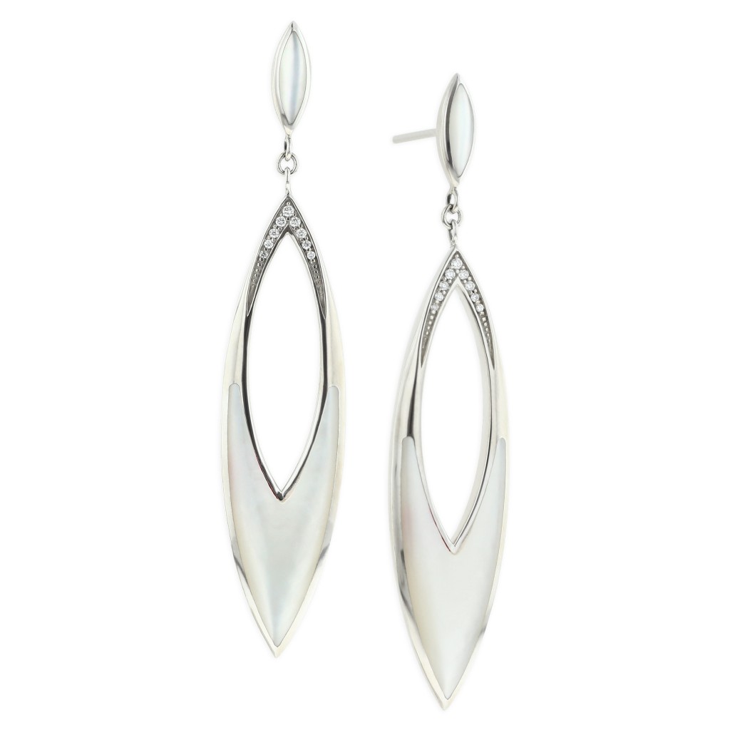 14 KT white gold Earring with inlay  and diamonds 1