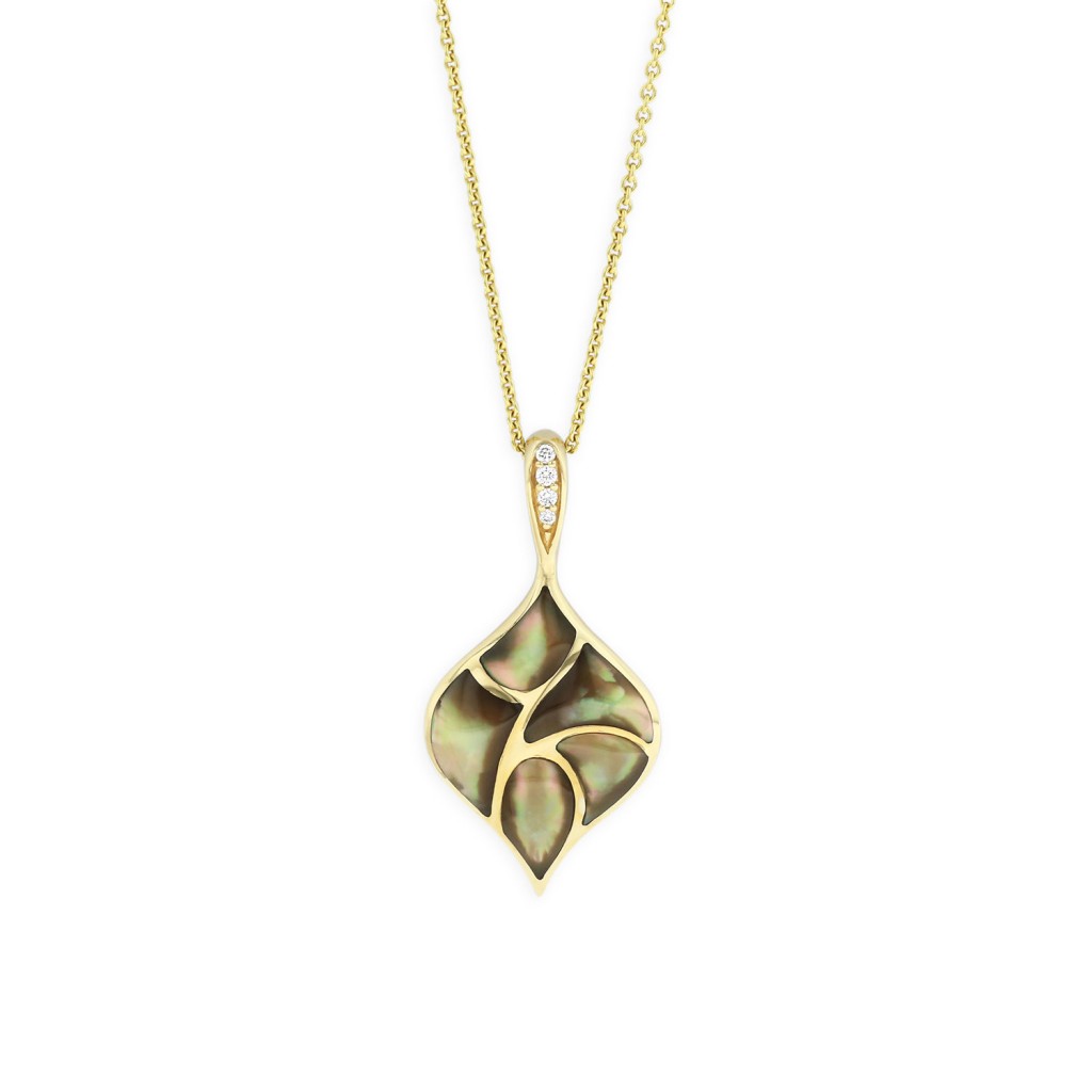 14 KT yellow gold Pendant with inlay  and diamonds 1